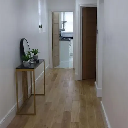 The Basement Apartment London Exterior photo
